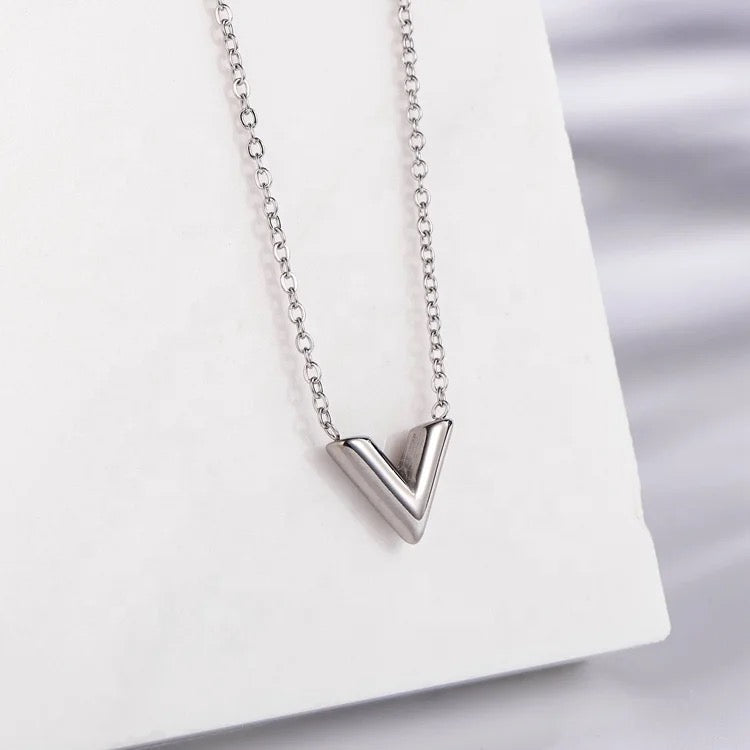 Arrow necklace