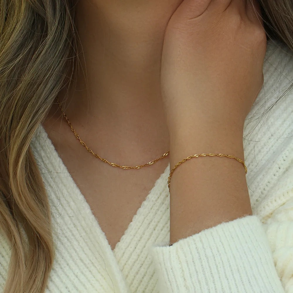 Thin gold bracelet