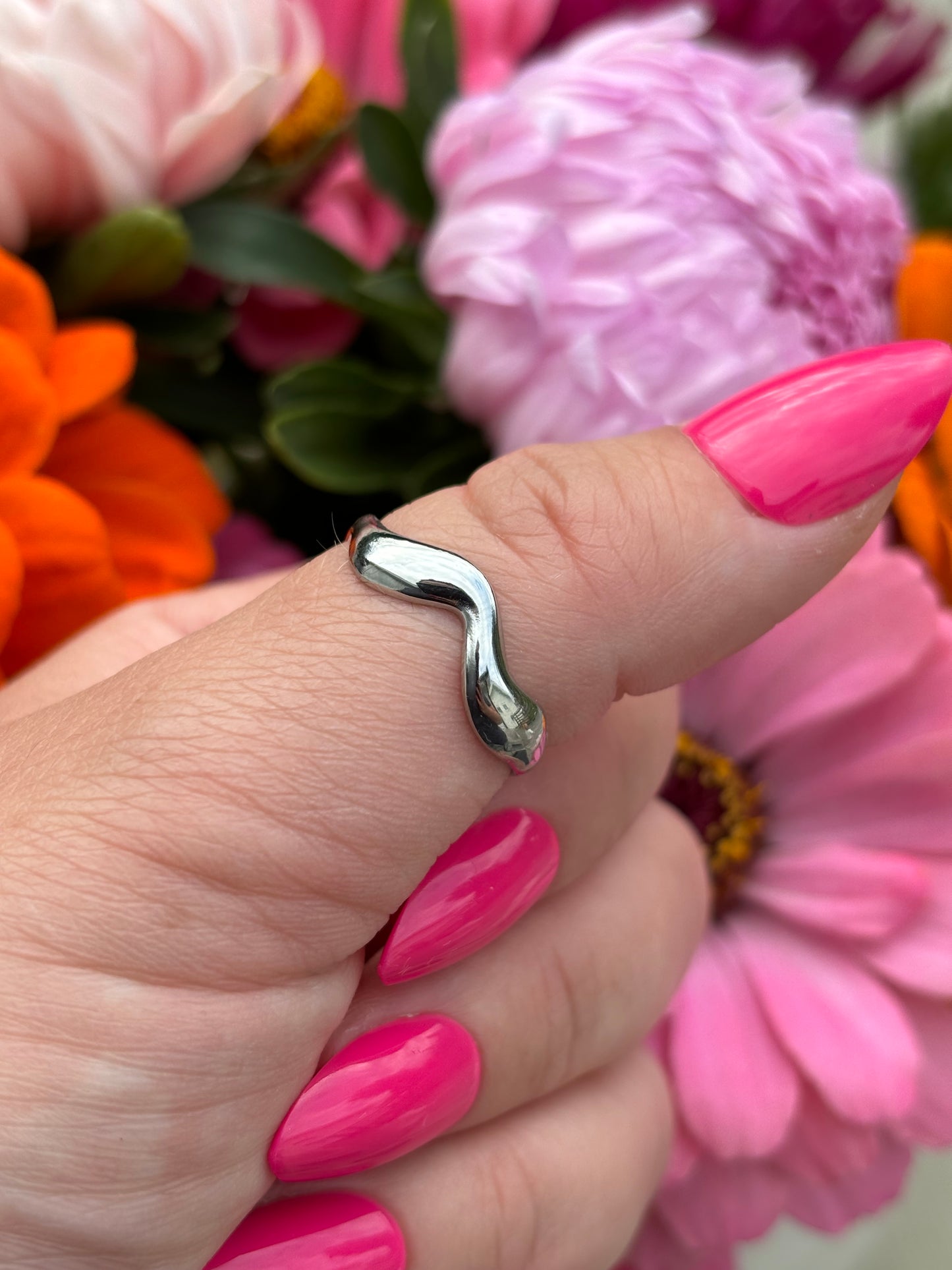 Small wave ring