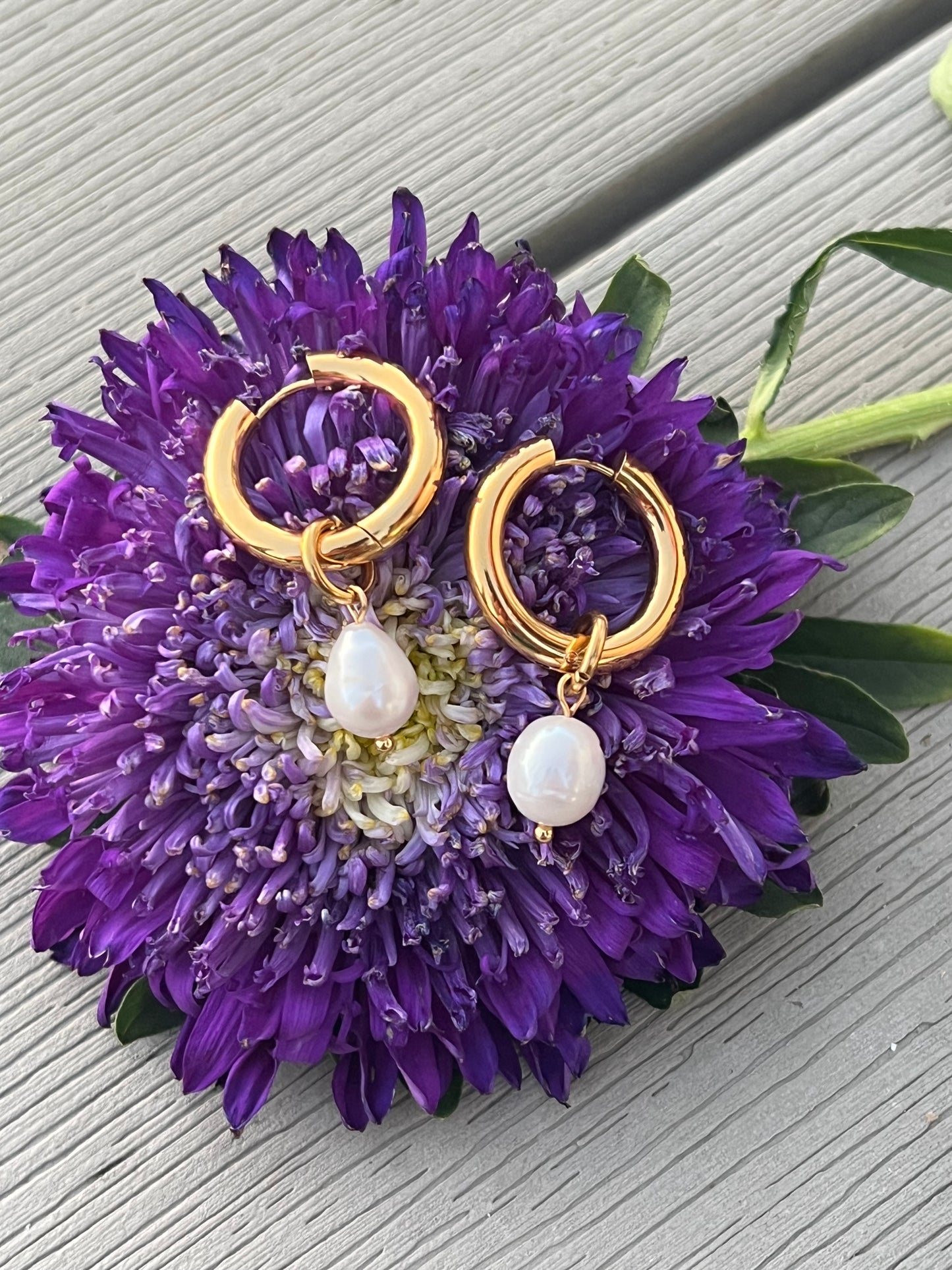 Luna pearl earrings