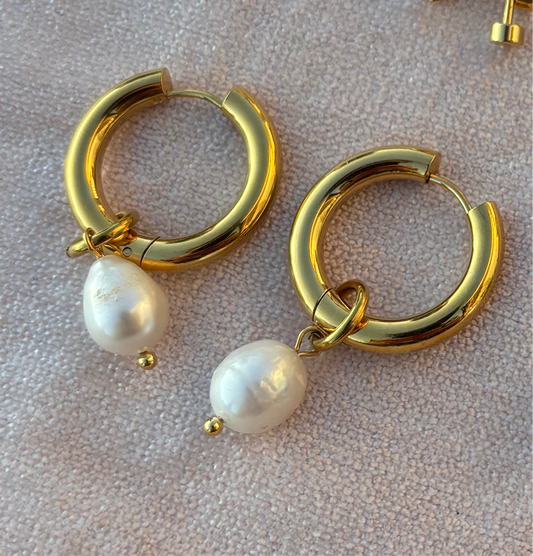 Luna pearl earrings