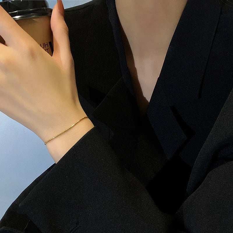 Thin bracelet