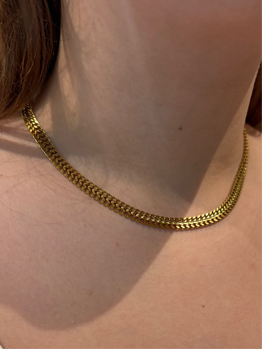 Gold chain necklace