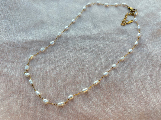 Luna pearl bead necklace