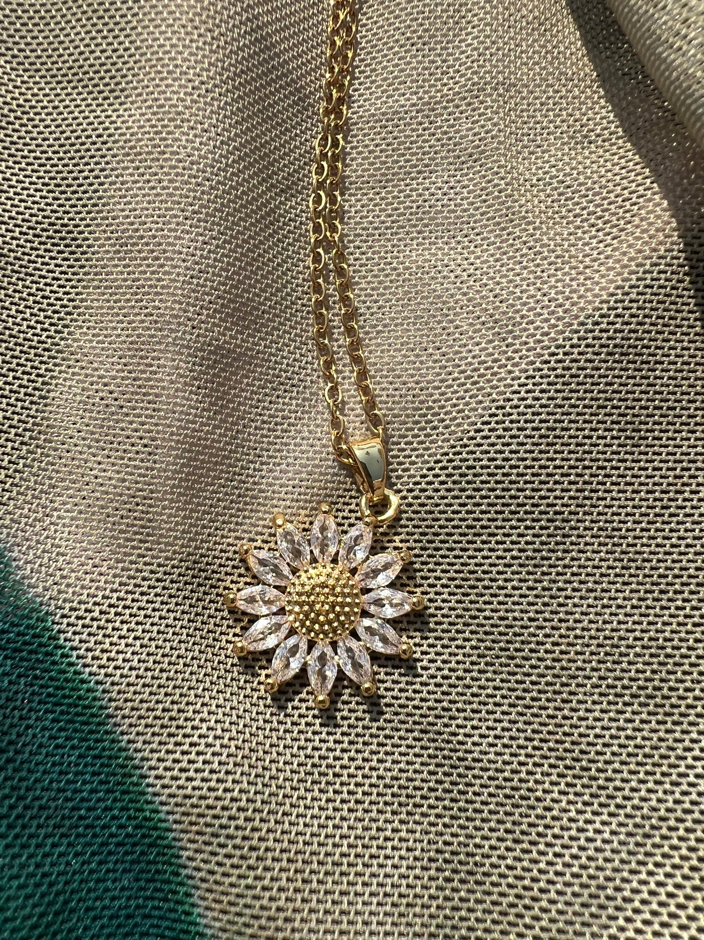 Crystal flower necklace