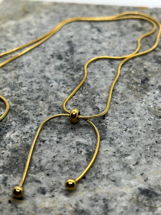 Knot necklace