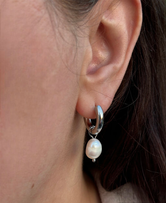 Luna silver pearl earrings