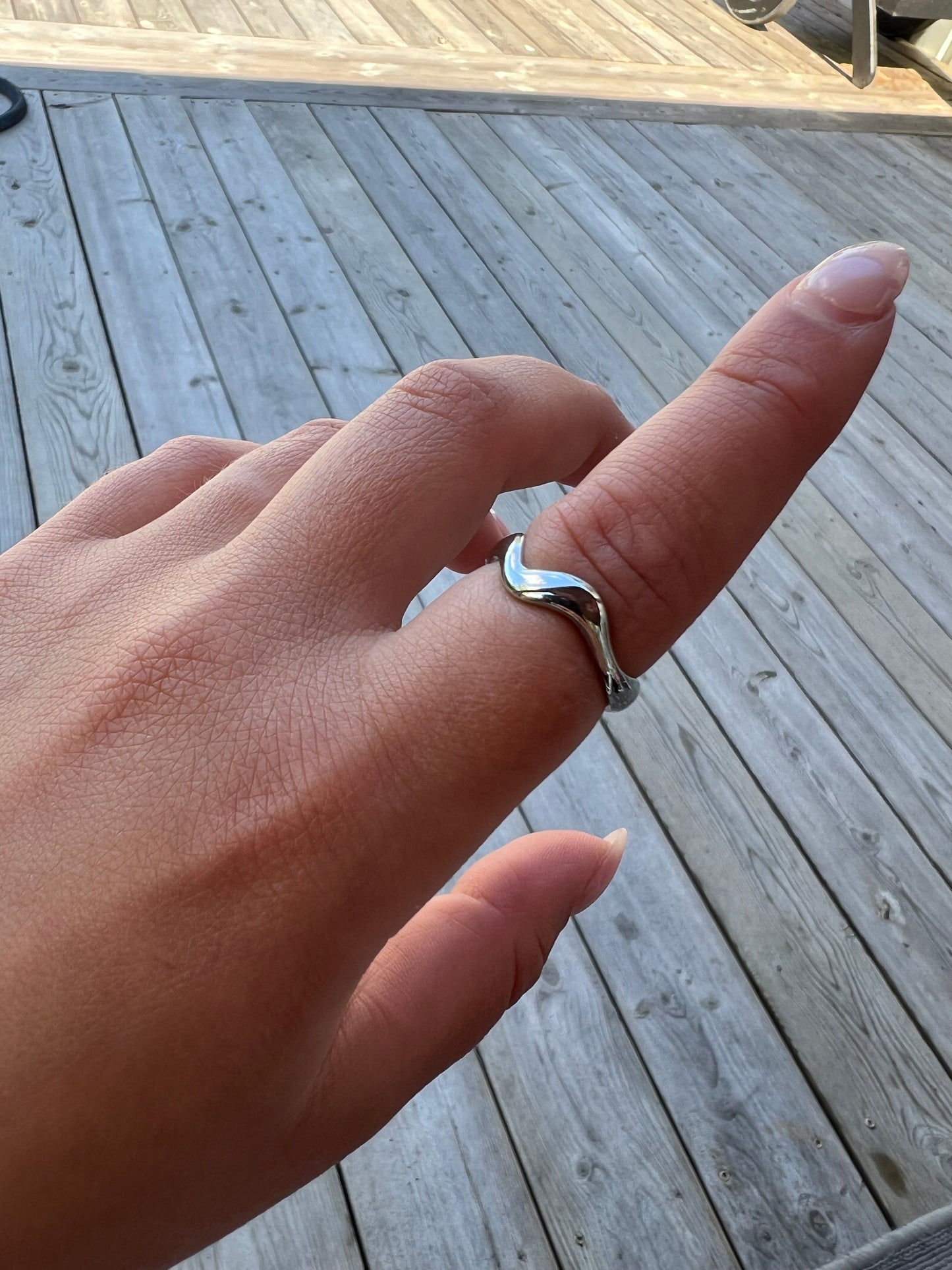 Small wave ring