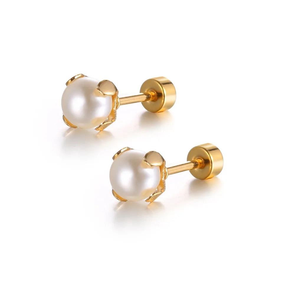 Luna pearl studs