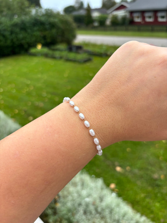 Luna pearl bead bracelet