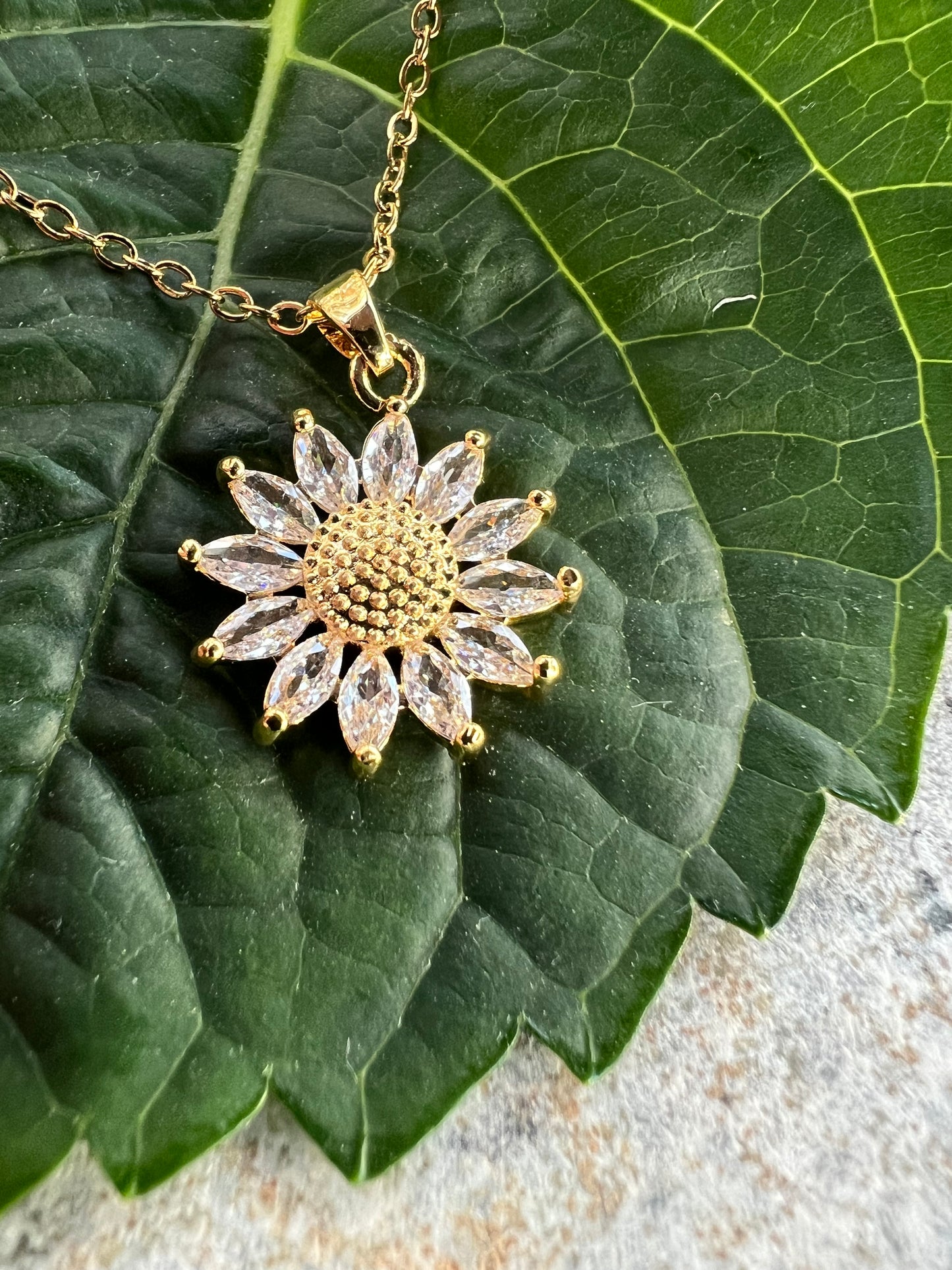 Crystal flower necklace