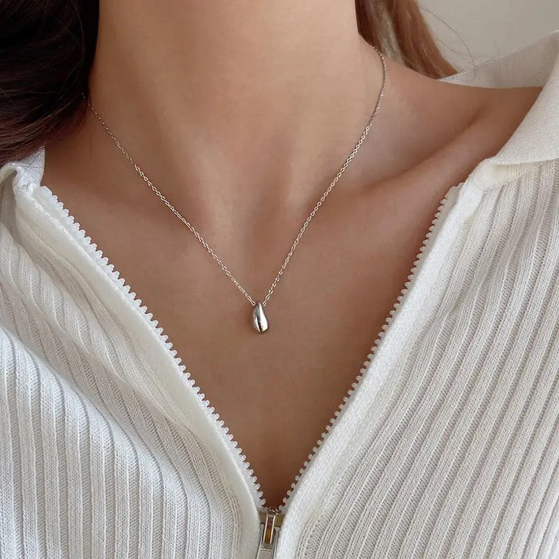 Small drop necklace